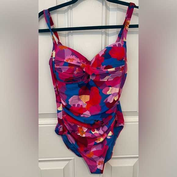 Nip Tuck Swim Nip Tuck Swim Joanne Poppies One Piece Swimsuit Size
